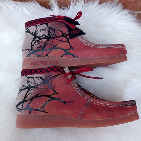 Rare Clarks Original Wallabees Stranger Things Hellfire Club Shoes Men's Size: 8 - Picture 13 of 16